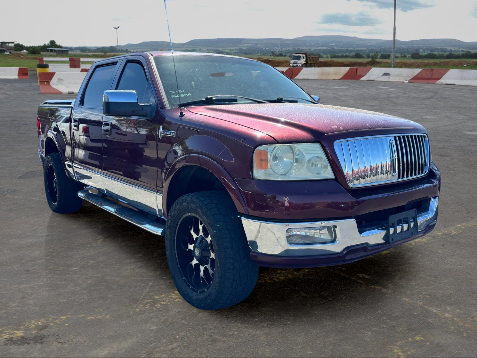 lincoln mark lt 2006 5LTPW18596FJ08851 image lincoln mark lt 2006 5LTPW18596FJ08851 image